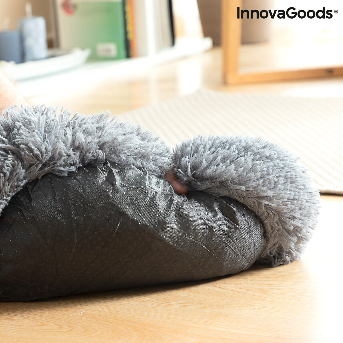 Calming round plush pet bed - view 8